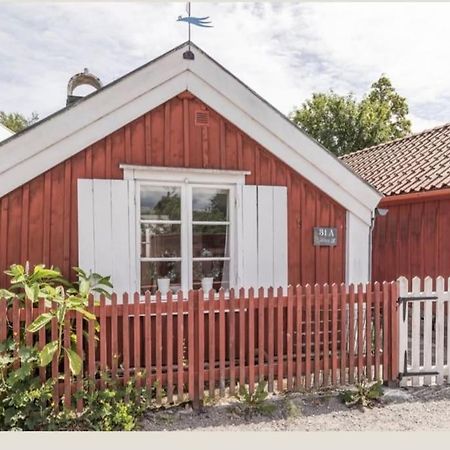 Historisk Charm I Hjaertat Av Gamla Stan Kalmar Villa Exterior photo